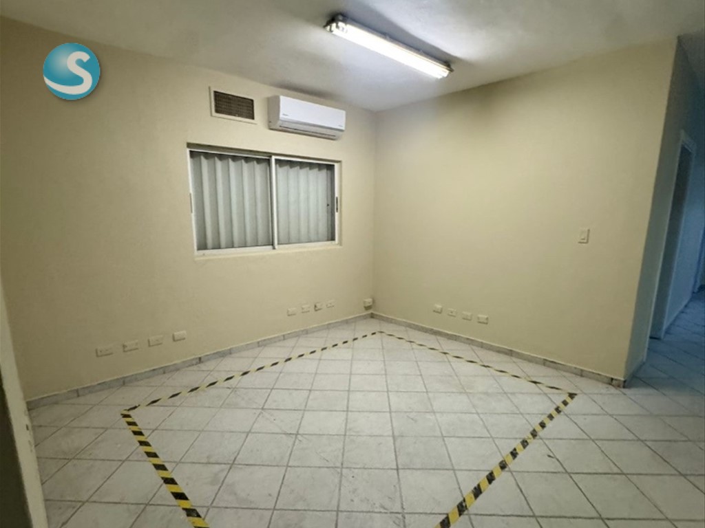 Local Comercial en Alquiler, Los Jardines Metropolitanos