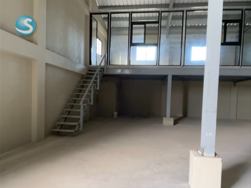 Nave en Alquiler, Puñal