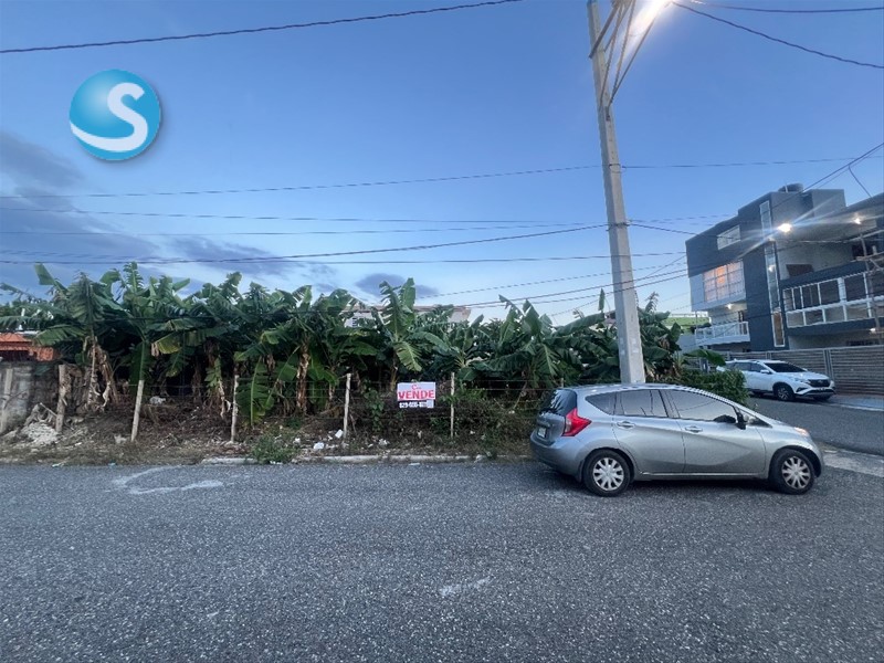 Solares / Terrenos en Santo Domingo Este