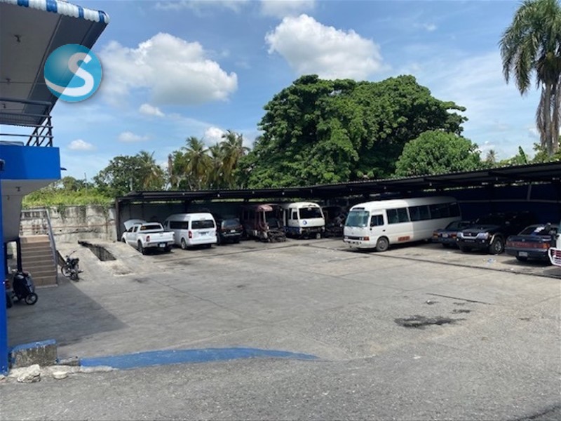 Comercial en Otra Zona